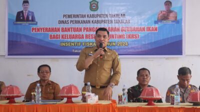 Peduli Stunting, Pj. Bupati Takalar Serahkan Bantuan Pangan Olahan Ikan