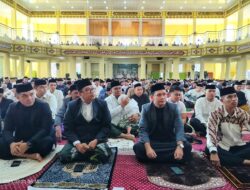 Perdana, Bupati Takalar Daeng Manye Shalat Idul Fitri di Takalar