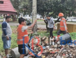 Tak Mengenal Hari Libur, Plt DLHP Turun Langsung Pimpin Pembersihan Tumpukan Sampah di DPRD Takalar