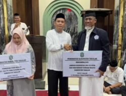 Safari Ramadhan di Galesong, Wabup Takalar Hengky Yasin Salurkan Bantuan dan Ajak Warga Jaga Kebersihan Lingkungan