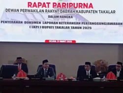 Rapat Paripurna DPRD, Wakil Bupati Serahkan LKPJ Bupati Takalar Tahun 2025