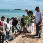 Pemda Takalar dan Pemprov Sulsel Kolaborasi Bersihkan Dermaga Pelabuhan Boddi, Dilanjutkan Penanaman Perdana Pohon Jalan