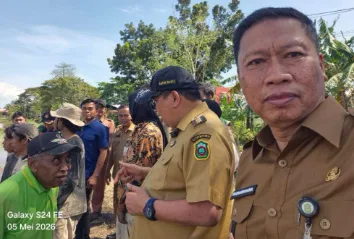 Di Pinggir Sawah, Bupati Takalar Bincang Hangat Bersama Petani demi Kemajuan Pertanian