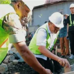 Bupati Takalar Daeng Manye Laksanakan Peletakan Batu Pertama Rumah Layak Huni, Bukti Nyata Kepedulian Pemerintah kepada Warga